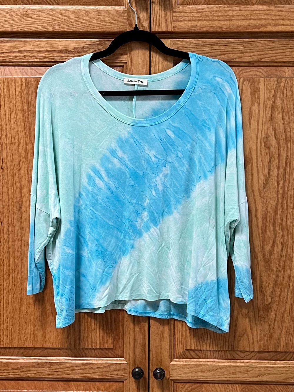 Lemon Tree Blue Tie-Dye Scoop Neck Women’s Top, GUC, Size L